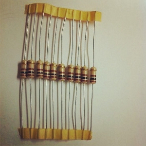 DT12 Điện trở cắm 470 Ohm 470R ...