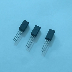 TR17 Transistor 2SD667